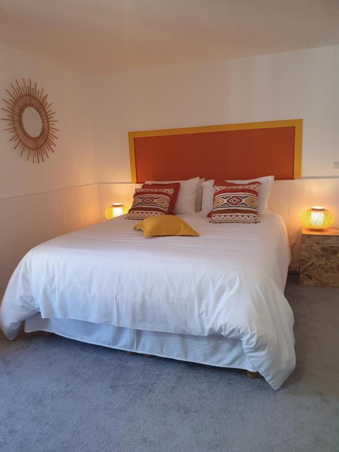 Aux Lits Du Canal Bed and Breakfast Josselin Esterno foto