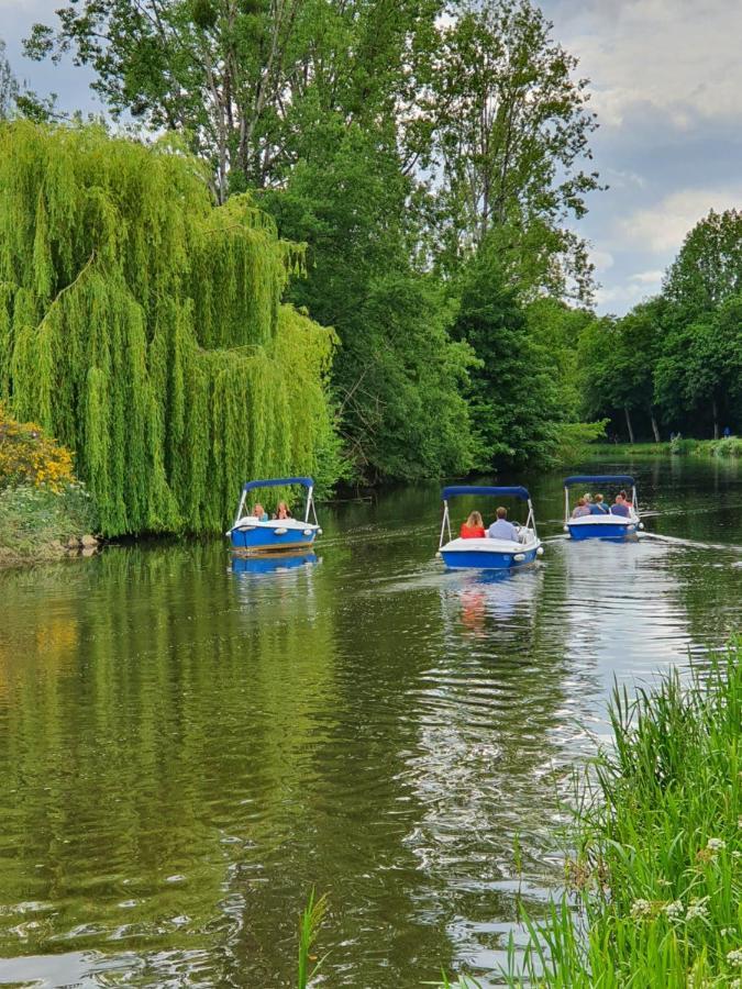 Aux Lits Du Canal Bed and Breakfast Josselin Esterno foto